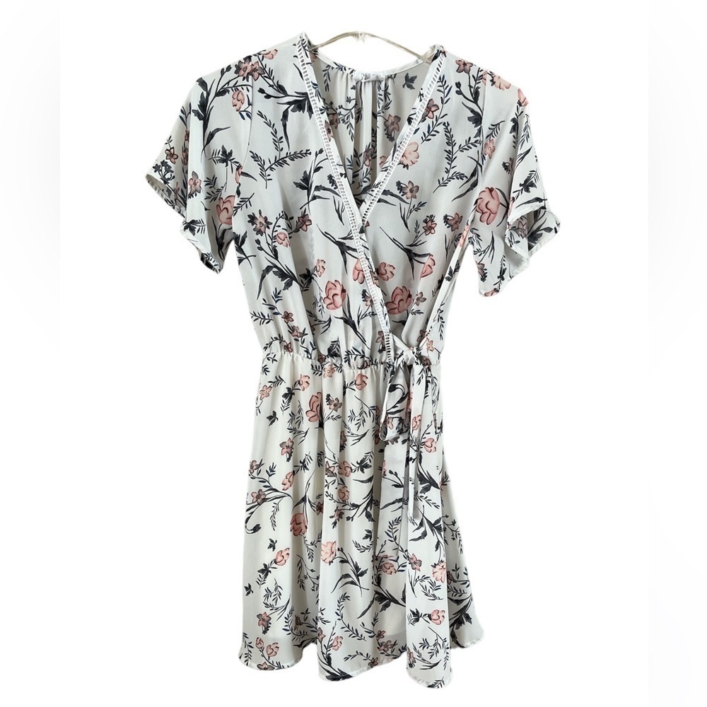 Sienna Sky mock wrap dress white w/flowers flutter sleeves lined bottom size S